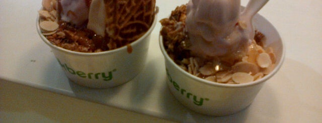 Pinkberry is one of Heladerias@Lima.