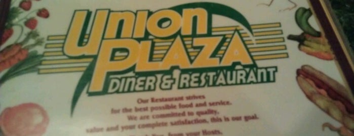 Union Plaza Diner is one of สถานที่ที่ Alex ถูกใจ.