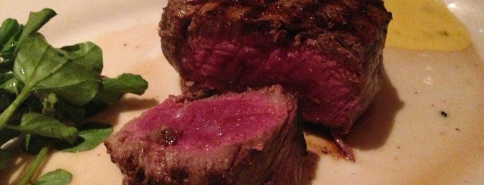 Morton's The Steakhouse is one of Ianさんのお気に入りスポット.
