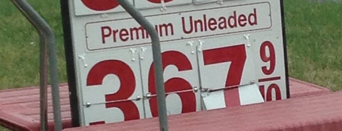 BJ's Wholesale Club is one of Locais curtidos por John.