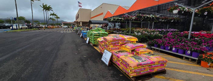 The Home Depot is one of Lieux qui ont plu à Jess.