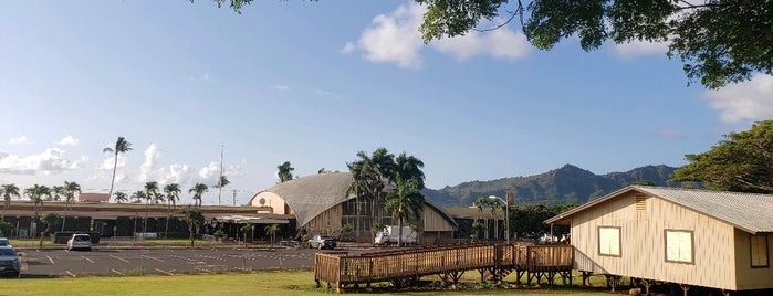 Kauai War Memorial Convention Hall is one of สถานที่ที่บันทึกไว้ของ Heather.