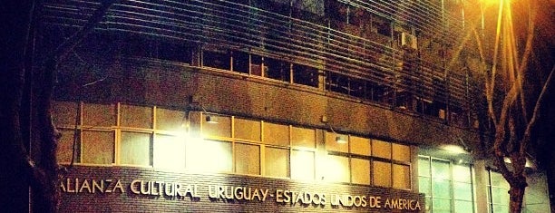 Alianza Uruguay - Estados Unidos is one of Locais curtidos por Ana.