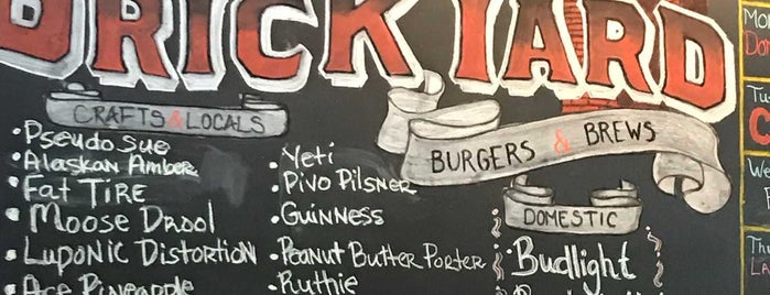 Brickyard Burgers & Brews is one of Jeff'in Beğendiği Mekanlar.