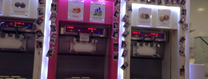 YogurBerry is one of Jamesさんの保存済みスポット.