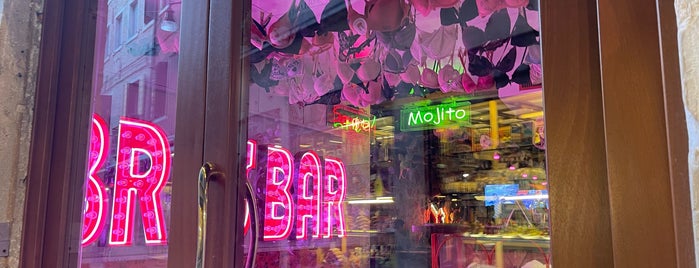 Bra's Cocktail Bar is one of Wenecja.
