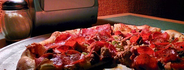 Dion's Pizza is one of Bill'in Beğendiği Mekanlar.