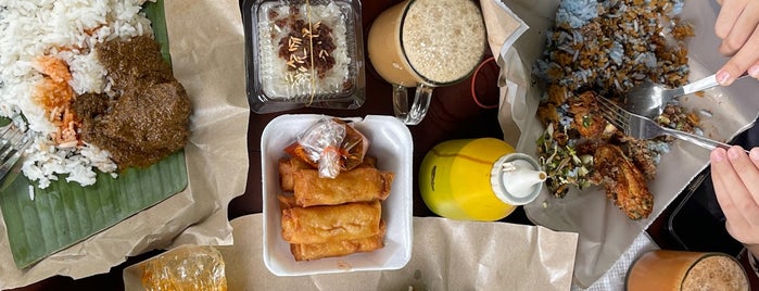 Milo Tunggeng (Pok Loh) is one of Makan Place in Kelantan.