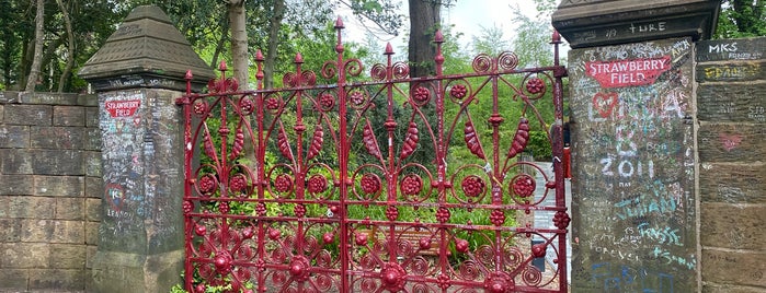 Strawberry Field is one of parks n stoofs.