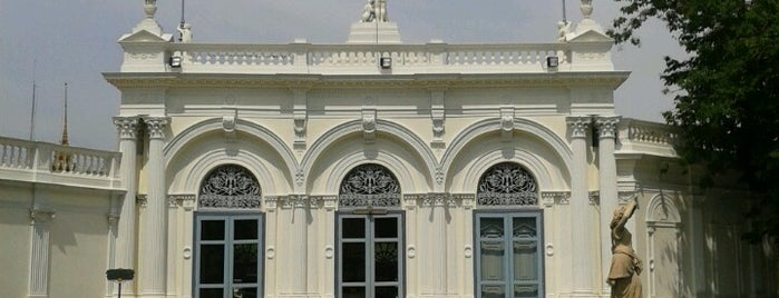 Devaraj Kanlai Gate is one of ตะลอนทัวร์.