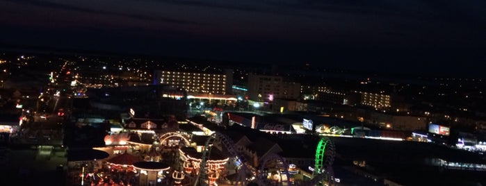 The Giant Wheel is one of สถานที่ที่ Cassie ถูกใจ.