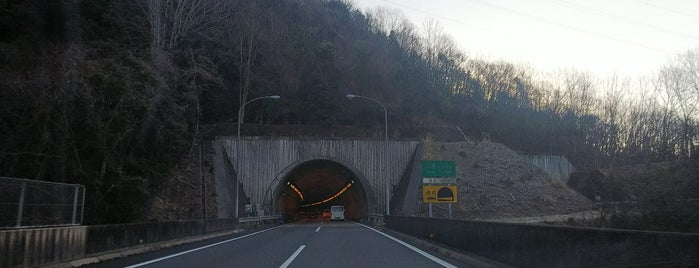 二尾トンネル is one of 京滋バイパス.