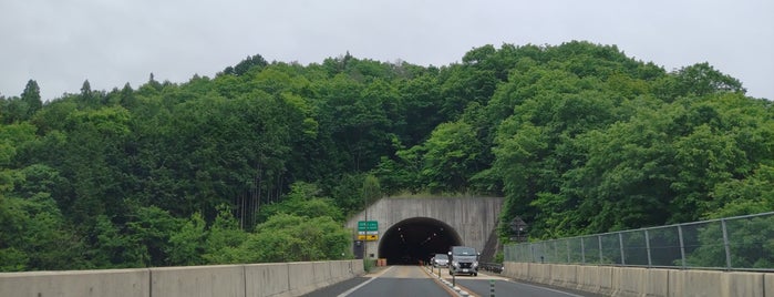 川平トンネル is one of 尾道自動車道・松江自動車道.