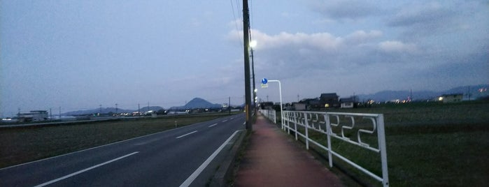 十二里町 交差点 is one of 守山市の交差点.