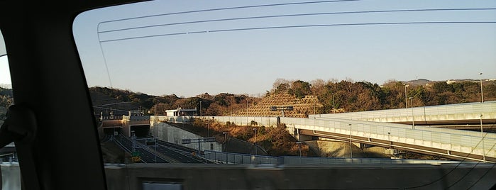 白川南出入口 is one of 阪神高速31号神戸山手線.