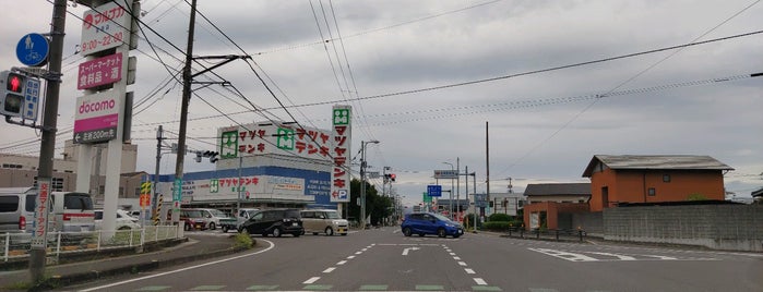 新名交差点 is one of 交差点（香川県）.