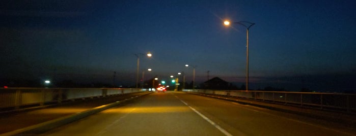 早月橋 is one of Road.