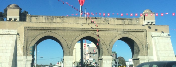 Bab Saadoun is one of Adresses En Tunisie.