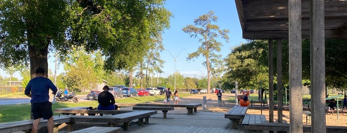 Memorial Park Stretching Area is one of Tempat yang Disukai Kevin.