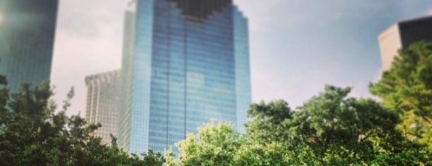 Buffalo Bayou Bike Trail is one of Clifton'un Beğendiği Mekanlar.