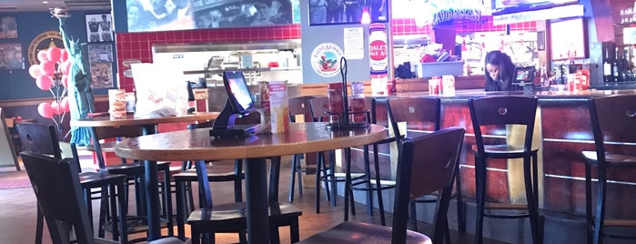 Red Robin Gourmet Burgers and Brews is one of Houston.
