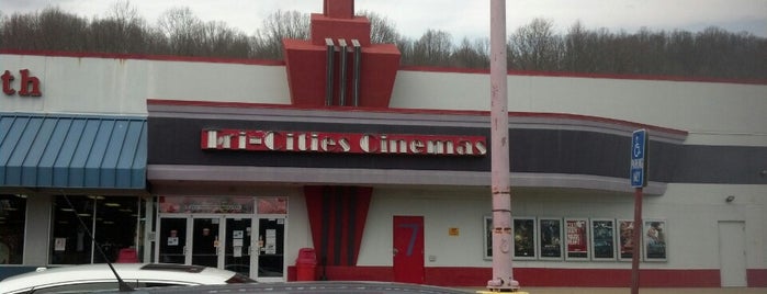 Tri-Cities 7 Cinemas is one of สถานที่ที่ Jennifer ถูกใจ.