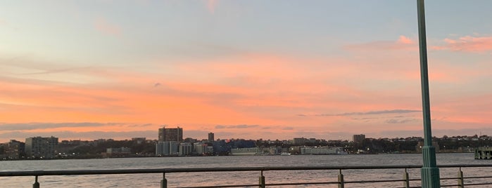 Pier 63 - Hudson River Park is one of Kalsii 님이 저장한 장소.