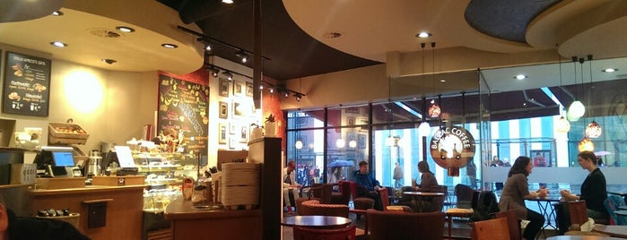 Balzac Coffee is one of Vancraさんのお気に入りスポット.