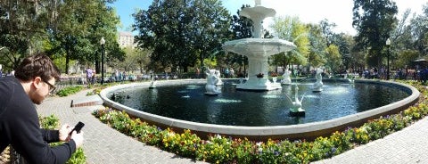 Forsyth Park Fountain is one of Savannah Tips & Epic Picks.