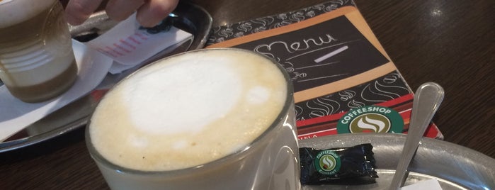 Coffeeshop Company is one of Kávé, tea, sötétedés után cefre.