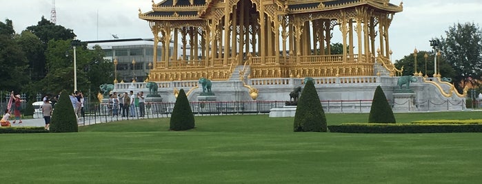 พระที่นั่งอภิเศกดุสิต is one of Palaces & Throne Halls in Bangkok.