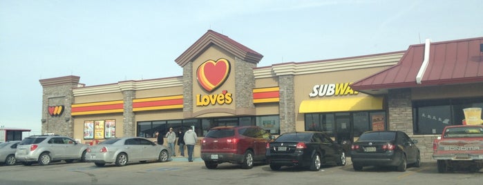 Love's Travel Stop is one of Lieux qui ont plu à Michael.