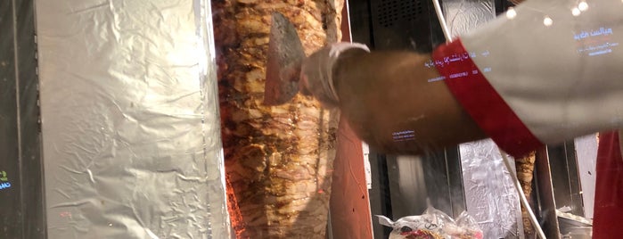 Shawarma Jalila is one of Lugares favoritos de Hesham.