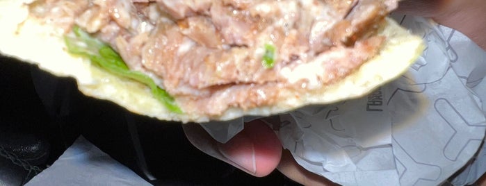 Shawarma Lambita is one of Posti che sono piaciuti a Hesham.