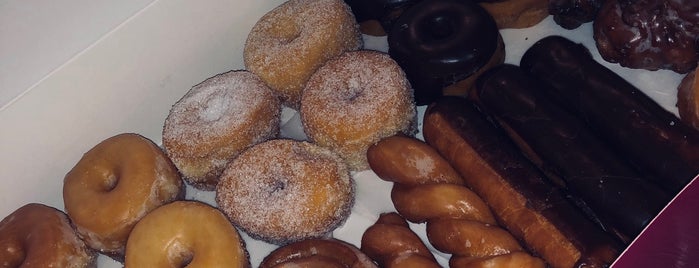 House of Donuts is one of Hesham : понравившиеся места.