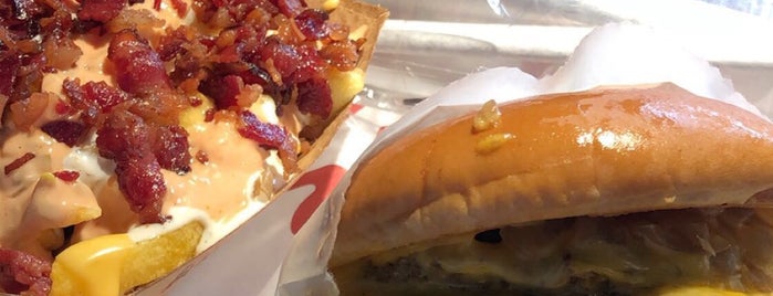 The California Burger is one of Posti che sono piaciuti a Hesham.