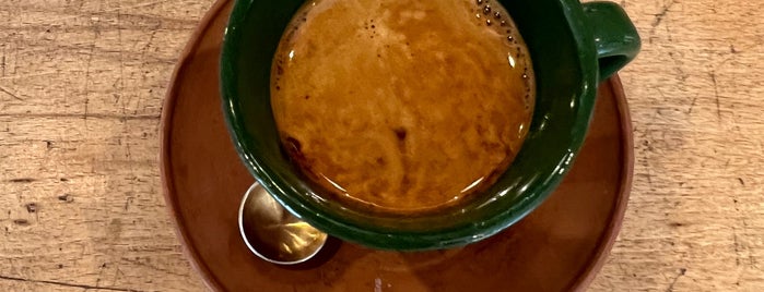 Knoll Coffee Roasters is one of Tempat yang Disukai Hesham.