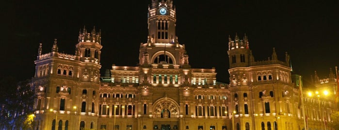 Plaza de Cibeles is one of Tempat yang Disukai Anna.