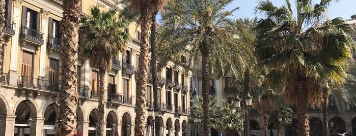 Plaça Reial is one of Annaさんのお気に入りスポット.