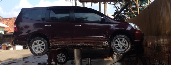 Asoka Car Wash is one of Car Wash Jambi.