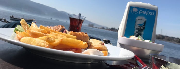 Parlakoğlu Cafe is one of takiLdiKlarim :).