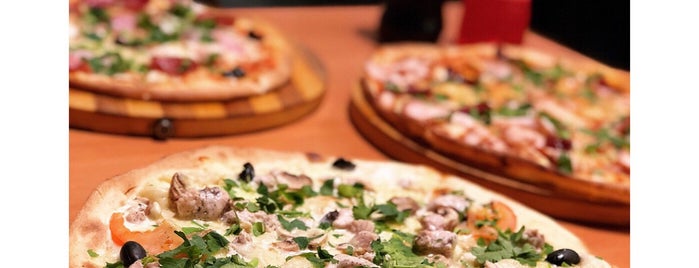 Lucky Pizza is one of Бюджетно поесть в центре.