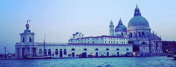Vaporetto San Marco is one of Raul 님이 좋아한 장소.