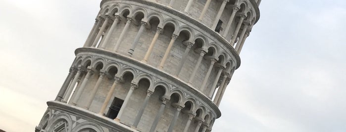 tower of pisa is one of Roma.