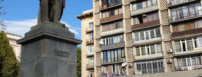 Aleksander Griboyedov Monument | გრიბოედოვის ძეგლი is one of Грузия.