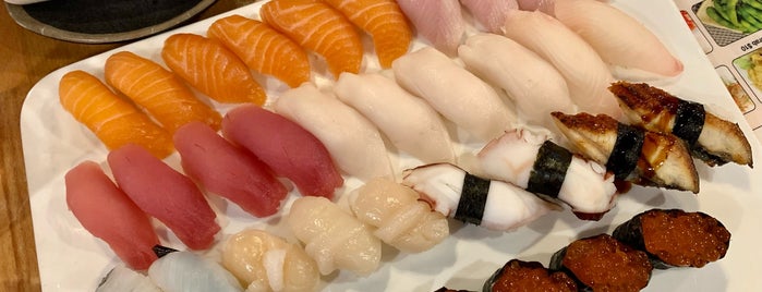 Sushi Taku is one of Lugares favoritos de Stacy.