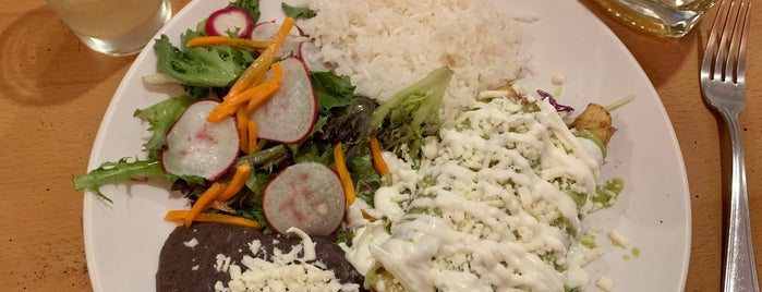 Xochimilco Mexican Restaurant is one of Posti che sono piaciuti a Stacy.