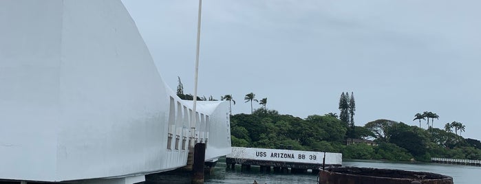 USS Arizona Memorial is one of Lugares favoritos de Stacy.