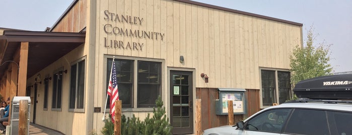 Stanley Community Library is one of Orte, die Stacy gefallen.