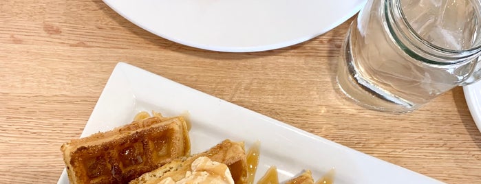 The Churro Waffle is one of Stacy 님이 좋아한 장소.